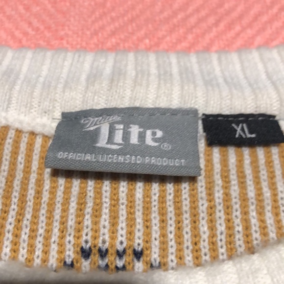 ⭐️⬇️ Miller Lite Men’s Vintage Winter Crewneck Sweater - Picture 4 of 9